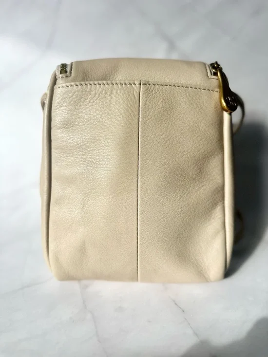 HOBO Fern Crossbody Bag - Pebbled Leather - Sandstorm / Taupe - Picture 7 of 7